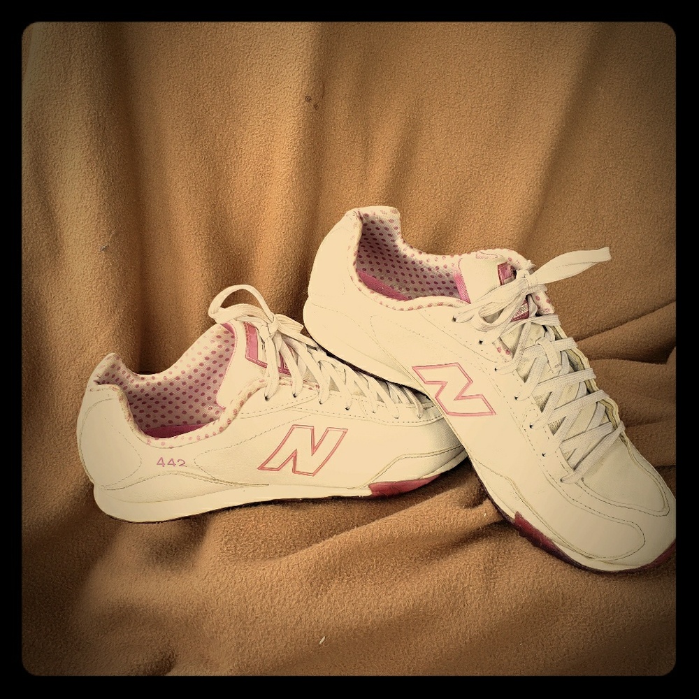 New Balance 442 Sneakers
